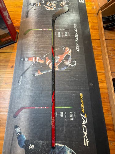 Senior Bauer Nexus Tracer Right Handed Hockey Stick P28 77 Flex (New)