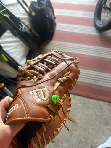 Wilson A1000 first base mitt