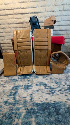True Catalyst Px3 Goalie Full Set 32 + 1 580 Glove