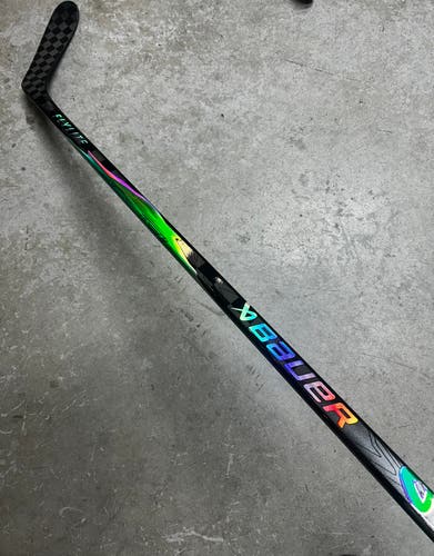 65 Flex P28 Senior Bauer Flylite Right Hand Hockey Stick Pro Stock (New)