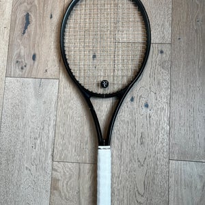 Adult Wilson Federer Tennis Racquet (Used)