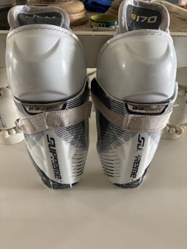 Youth Bauer Supreme S170 8" Shin Pads (Used)