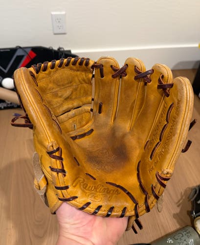 Rawlings RH Pitcher's Heart of the Hide PROR205 Baseball Glove 11.75" (Used)