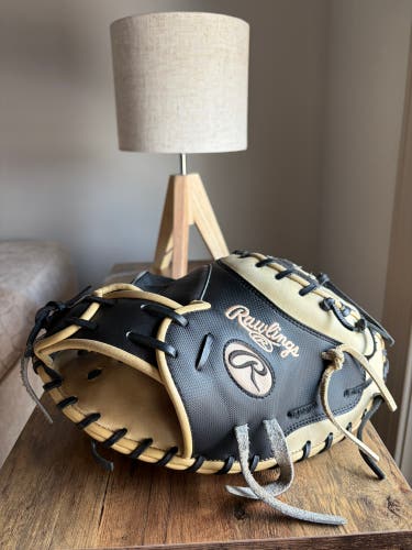 2021 HEART OF THE HIDE 34-INCH CATCHER'S MITT, YADIER MOLINA PATTERN