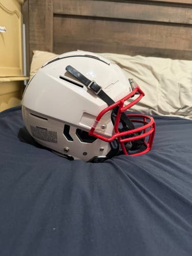 White Adult Large Schutt F7 Helmet (Used)