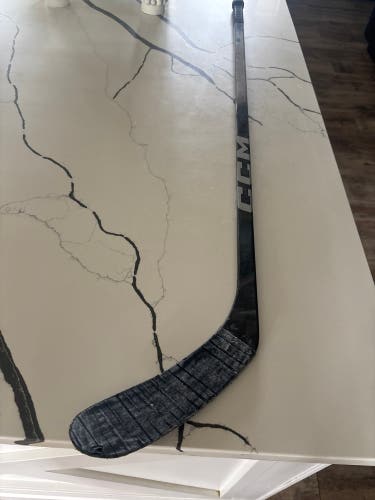 Youth CCM JetSpeed FT1 Right Handed Hockey Stick 30 Flex (Used)