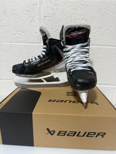 Bauer Vapor Fly 40 Ice Hockey Skates Intermediate Size 4 Fit 1