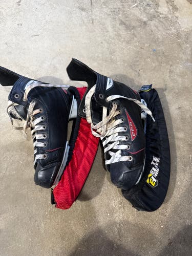 2014 CCM RBZ 40 Hockey Skates Size 5 (Used)