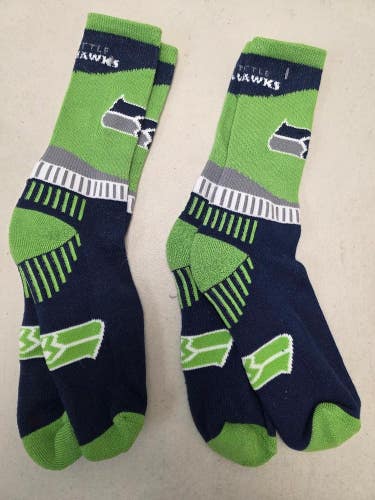 ST4 Mens NFL SEATTLE SEAHAWKS Lot of 2 Crew Socks LARGE NEW