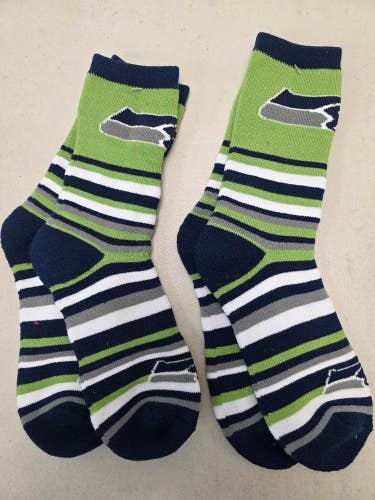ST9 Mens NFL SEATTLE SEAHAWKS Lot of 2 Crew Socks LARGE NEW