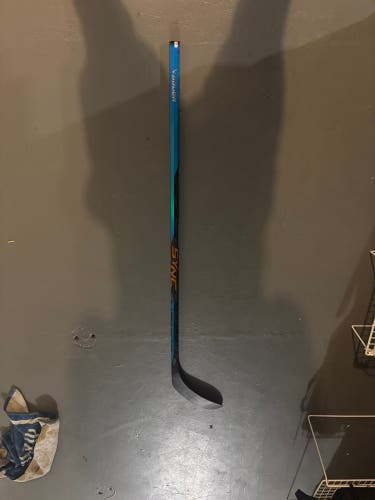 Intermediate Bauer Nexus Sync Right Handed Hockey Stick P28 50 Flex barely(Used)
