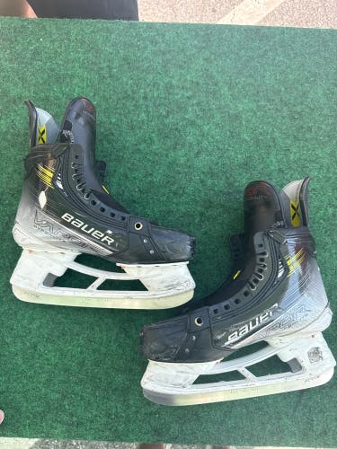 Senior Bauer Vapor Hyperlite 2 Hockey Skates (Fit 2) Size 8.5 (Used)