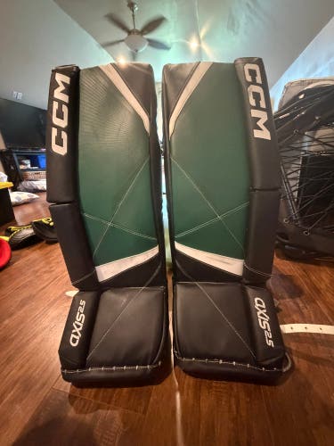 28" CCM Axis 2.5 Goalie Leg Pads (Used)
