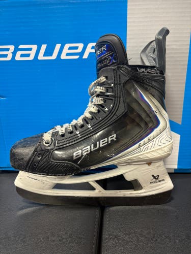 2025 Bauer Vapor Flylite Hockey Skates Size 4.5 (Used)