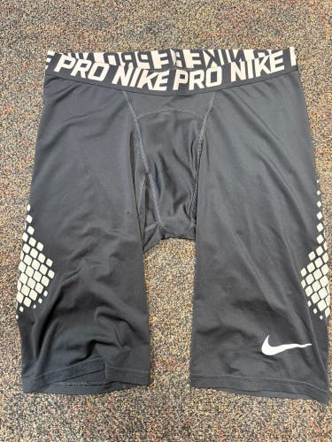 Black Large/Extra Large Men's Nike Compression (Used) Bundle