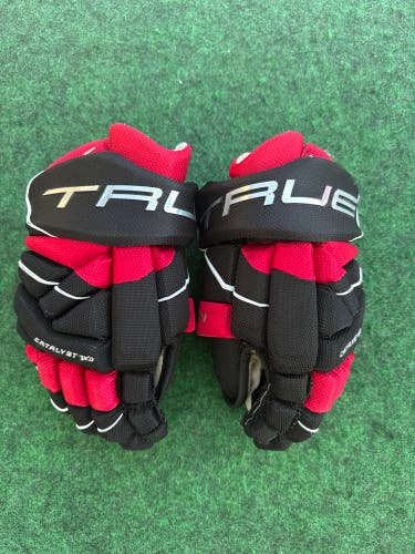 Red & Black Junior True Catalyst 7x3 Gloves 12" (Used)