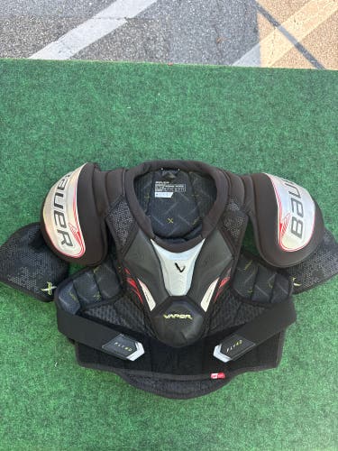 Bauer Fly 40 Shoulder Pads (Used) | Intermediate Medium