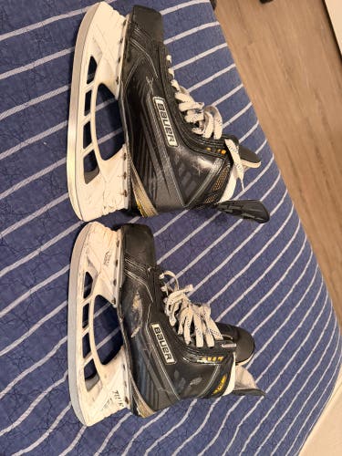 2015 Bauer Supreme TotalOne MX3 Hockey Skates Regular Width Pro Stock 8.5 (Used)