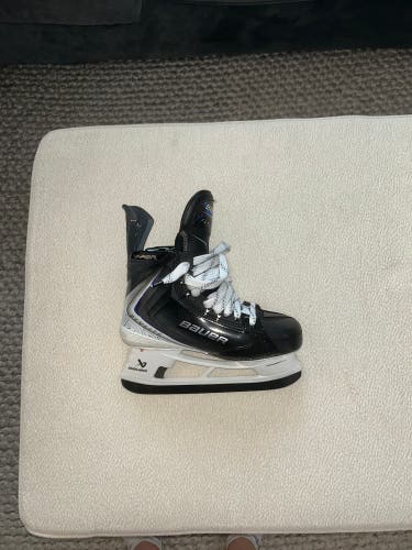 Bauer Vapor Flylite Hockey Skates 8.5 (Used)