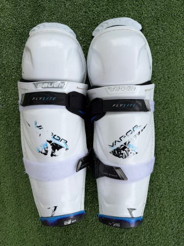 Bauer Vapor Flylite Shin Pads | 14" Intermediate