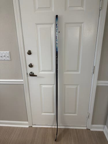 Senior Bauer Flylite Left Hand Hockey Stick P88 77 Flex (New)