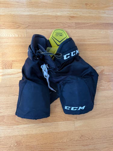 Men's Junior Medium CCM Tacks 9060 Hockey Pants (Used)