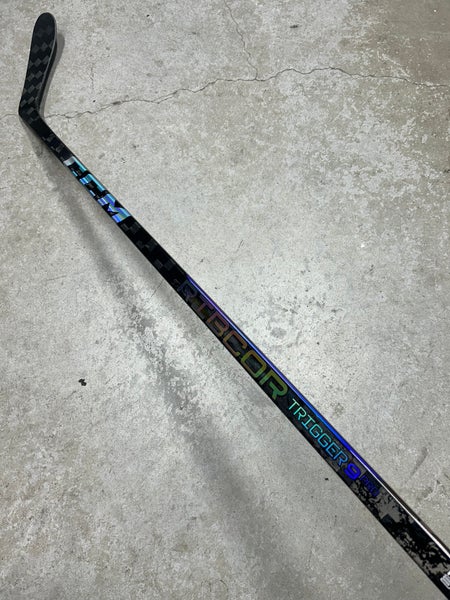 90 Flex P28 Senior CCM RibCor Trigger 9 Pro Right Hand Hockey Stick Pro Stock (New)