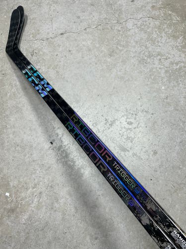 2 PACK 90 Flex P28 Senior CCM RibCor Trigger 9 Pro Right Hand Hockey Stick Pro Stock (New)