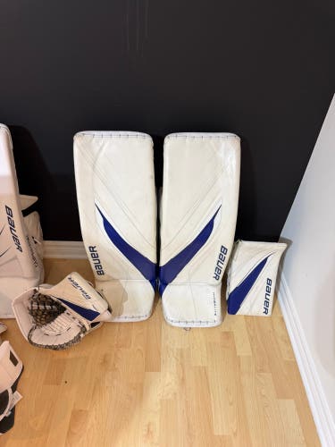 35" Bauer Hyperlite 2 Full Right Goalie Full Set Pro Stock (Used)
