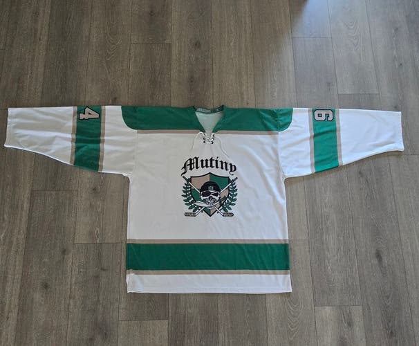 White Mutiny beer league XL Men's Jersey (Used)