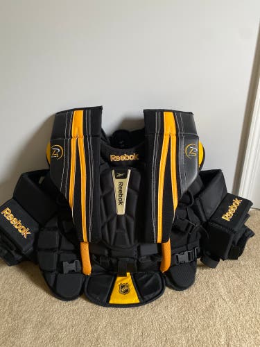 Large/Extra Large Reebok P4 Goalie Chest Protector Pro Stock (New)