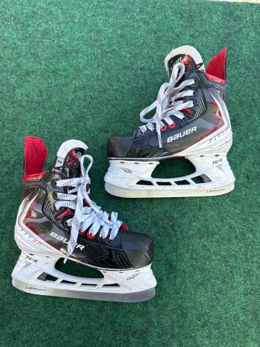 Junior Bauer Vapor Fly30 Hockey Skates (Regular) Size 2 (Used)