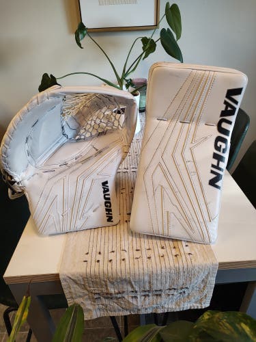 Vaughn SLR4 Pro Glove & Blocker (Full Right) (Used)
