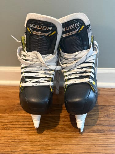 Bauer Supreme Elite Hockey Skates Regular Width Size 3.5 (Used)
