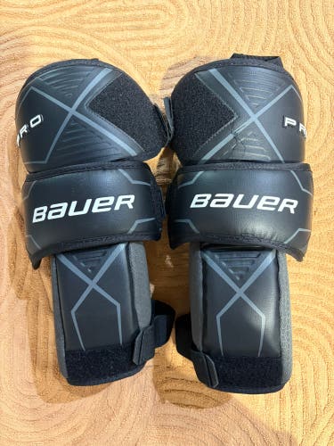 Intermediate Bauer Pro Knee Pads (Used)