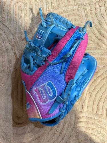 Wilson A2000 "Autism Awareness" RH Baseball Glove 11.5" (Used)