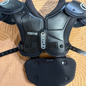 Medium Youth Battle Phantom Shoulder Pads (Used)