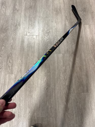 Junior Bauer Vapor Flylite Hockey Stick Left Hand P92 40 Flex (Used)
