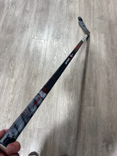 Intermediate Bauer Vapor X5 Pro Hockey Stick Left Hand P28 55 Flex (Used)