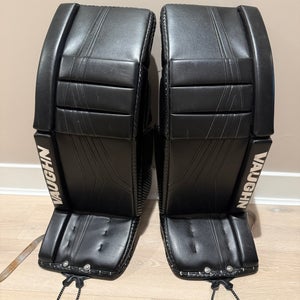 33" 2023 Vaughn V10 Pro Carbon Goalie Leg Pads (Used)