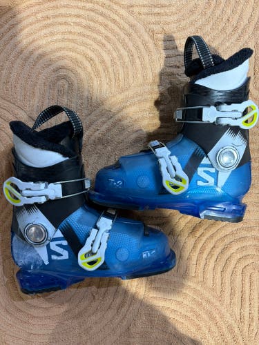 Kid's Salomon T2 Ski Boots | Mondo 20-20.5, 246mm (Used)
