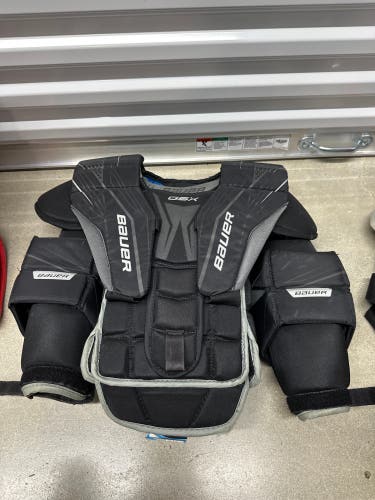 Small Bauer GSX Goalie Chest Protector (Used)
