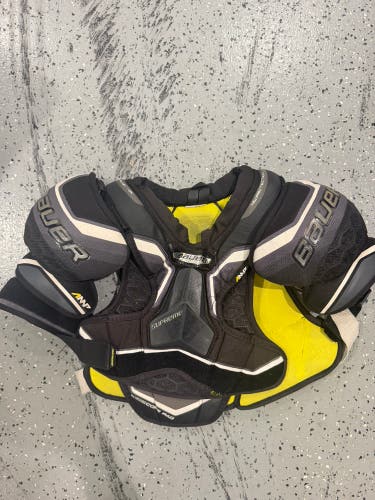 Men's Small Intermediate Bauer Supreme 150 Shoulder Pads (Used)