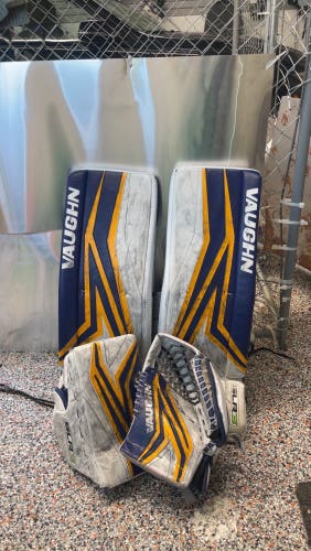 28" Vaughn SLR3 Regular Goalie Full Set (Used)