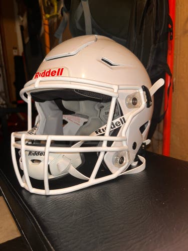 White Youth Large Riddell SpeedFlex Helmet (Used)