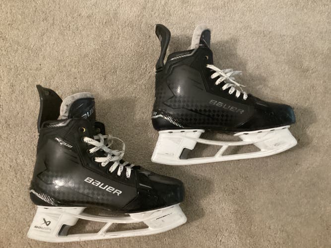 Black 2024 Bauer Supreme Shadow Hockey Skates Regular Width 9 (Used) - 2
