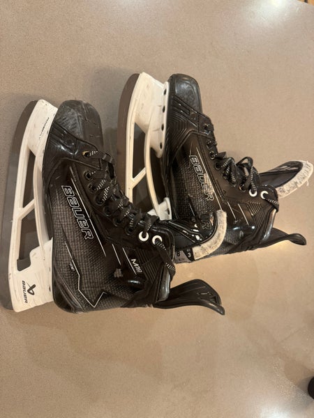 Black 2024 Bauer Supreme M50 Pro Hockey Skates Regular Width 8 (Used)