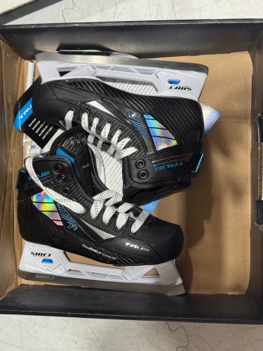 2021 True TF9 Hockey Goalie Skates Regular Width Size 4.5 (New)