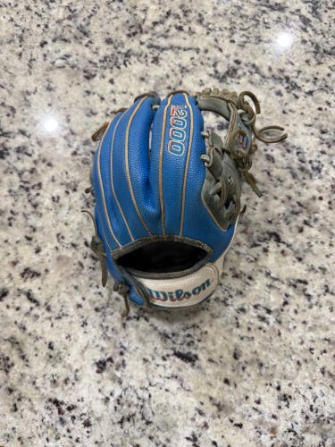 Wilson A2000 RH Infield Baseball Glove 11.5" (Used)