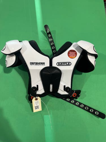Medium Youth Battle Defender Shoulder Pads (Used)